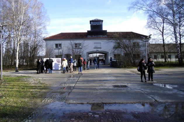 Jourhaus, edificio de servicio de las SS y entrada al campo