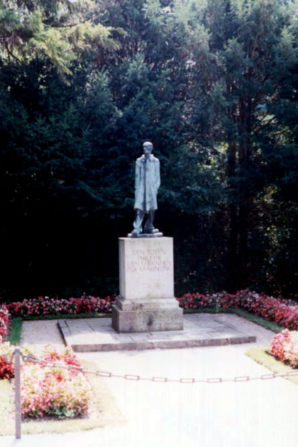 Memorial a los presos del campo