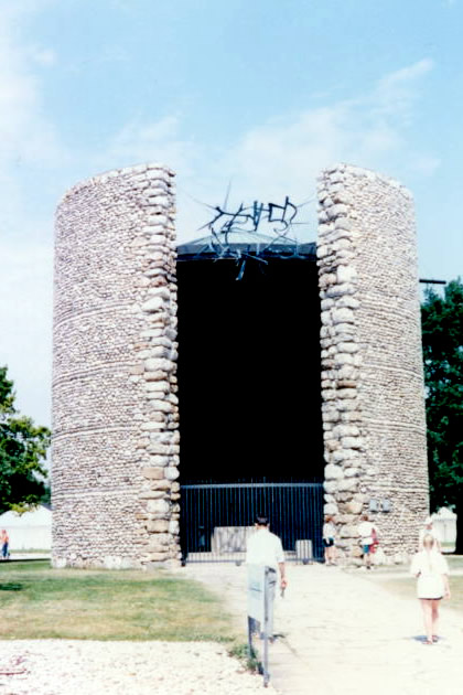 Capilla y memorial católico