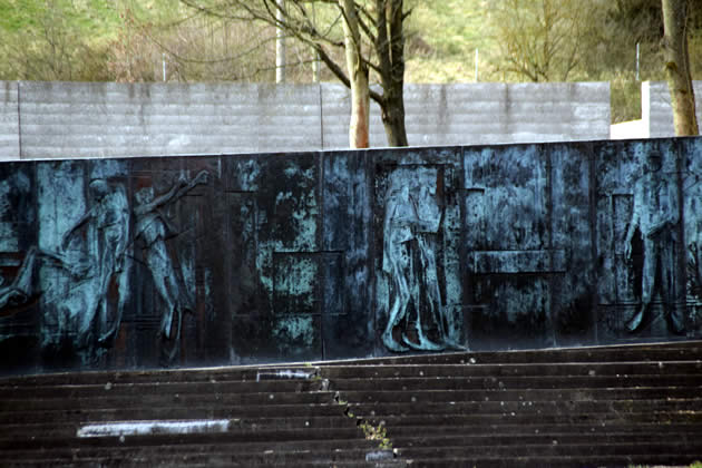 Detalle del monumento memorial del campo Dora-Mittelbau